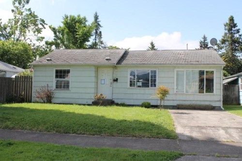 1665 J St, Springfield, OR 97477