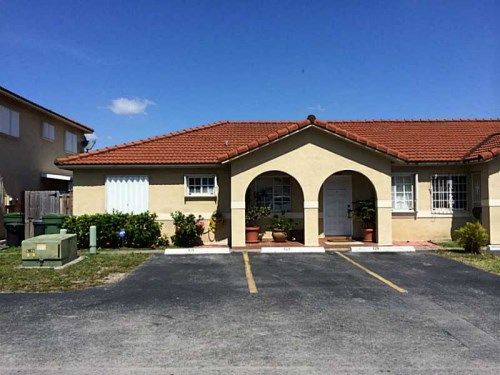 3240 W 70 ST # 121, Hialeah, FL 33018