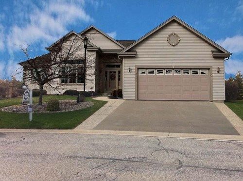 7838 Lakeview RD, Waterford, WI 53185