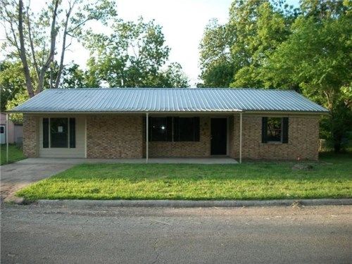 125 Carol Lane, Blossom, TX 75416