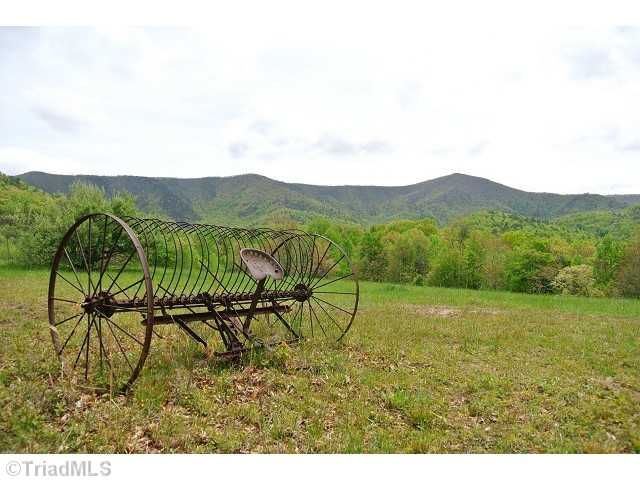 842 FAIRYSTONE PARK HWY, Stuart, VA 24171