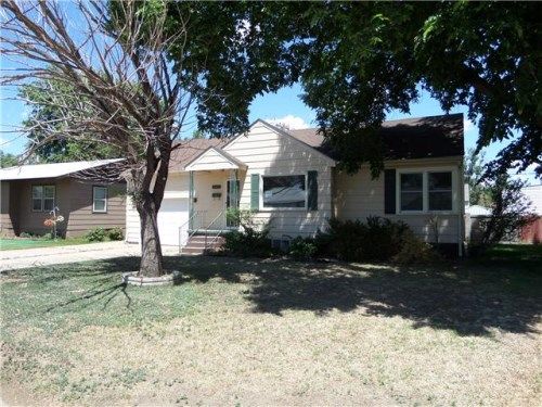 1218 Pinecrest Ave, Garden City, KS 67846