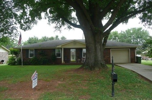 1102 Highland Ave., Muscle Shoals, AL 35661