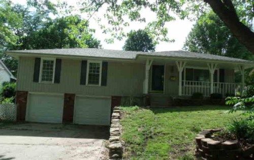 5936 Sterling Avenue, Kansas City, MO 64133