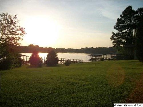 14 LINCOLN SHORES DR, Talladega, AL 35160