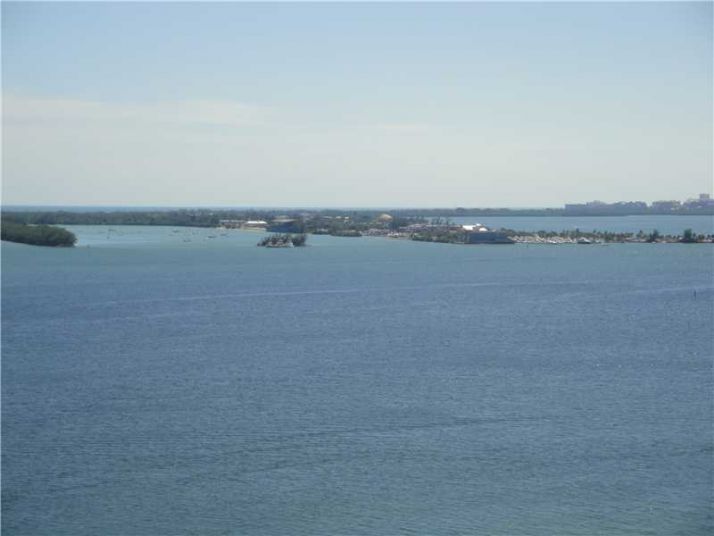 800 CLAUGHTON ISLAND DR # 1702, Miami, FL 33131