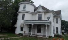 122 E Milton Ave Lewistown, IL 61542