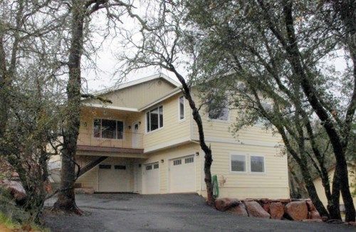 18410 North Shore Drive, Chinchilla, PA 18410