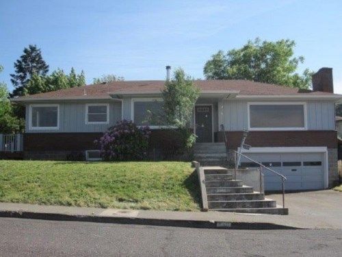 726 E 18th Street, The Dalles, OR 97058