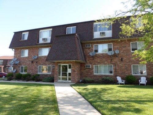 7100 Laverne Ln Apt 1, Tinley Park, IL 60477