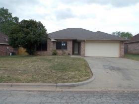 1513 Clover Lane, Granbury, TX 76048