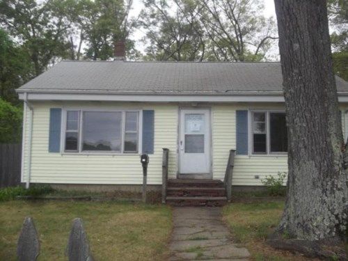 19 Elmore St, Warwick, RI 02886