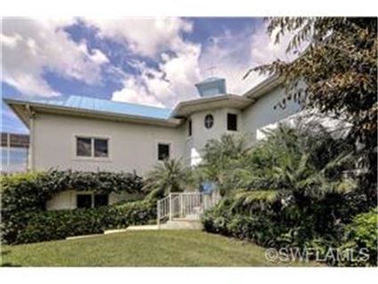 583 COCONUT AVE W, Goodland, FL 34140