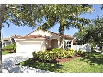 712 JUNIPER LN, Fort Lauderdale, FL 33327
