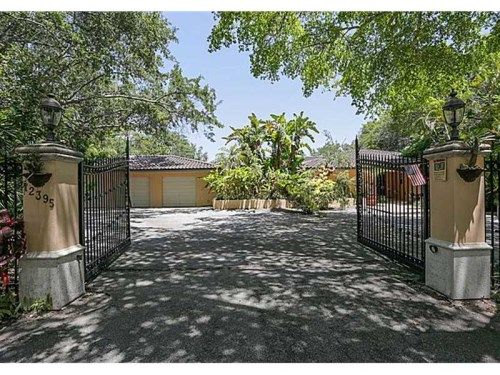 12395 SW 68 AV, Miami, FL 33156