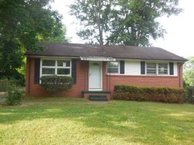 1310 Runyon Dr, Greensboro, NC 27405
