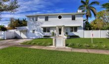 10960 N BAYSHORE DR Miami, FL 33161