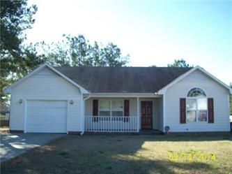 102 Horace Ct, Raeford, NC 28376