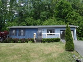 697 School Ave, West Jefferson, NC 28694