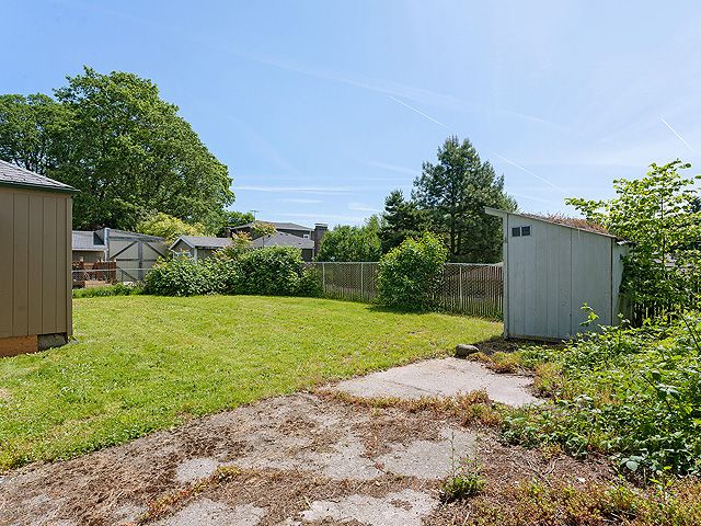 625 E Dartmouth Street, Gladstone, OR 97027