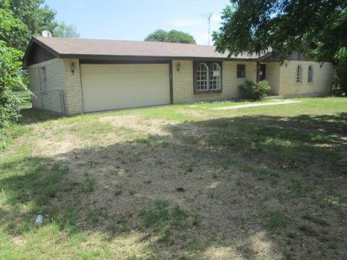 12456 Lake Forest Dr, Azle, TX 76020