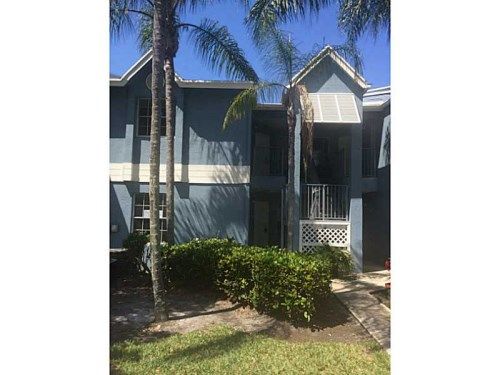 17330 NW 67 PL # 6E, Hialeah, FL 33015