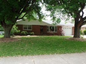 715 Howard Rd, Greenwood, IN 46142