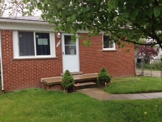 1374 Morris Ave, Lincoln Park, MI 48146