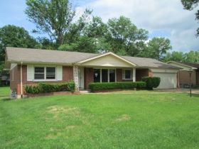 11558 Darlington Dr, Saint Louis, MO 63138