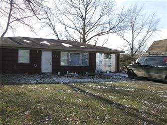394 Stonehill Dr, Valparaiso, IN 46385