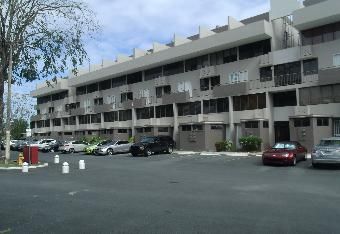 Apt 4 Altos De Torrimar V, Bayamon, PR 00956