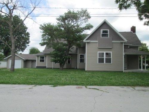 117 W Cherry St, Mount Vernon, MO 65712