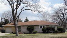 743 S. Stewart Lombard, IL 60148