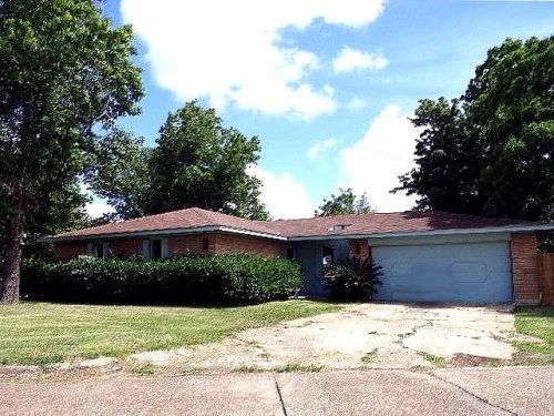 295 Briggs St, Beaumont, TX 77707