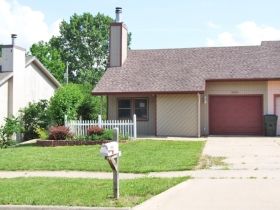3553 SW Mission Ave, Topeka, KS 66614