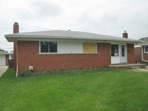 23402 Playview St, Saint Clair Shores, MI 48082