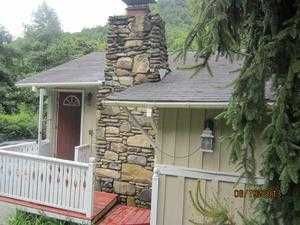 59 Possum Hollow Rd, Bat Cave, NC 28710