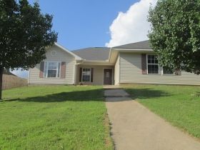 318 Autumn Dr, Benton, AR 72015