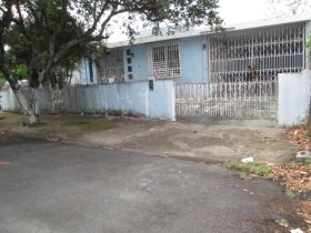 Urb Valencia #591 Segovia St, San Juan, PR 00923