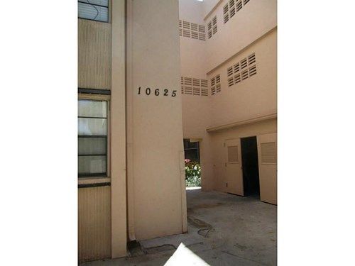 10625 SW 112 AV # 205, Miami, FL 33176