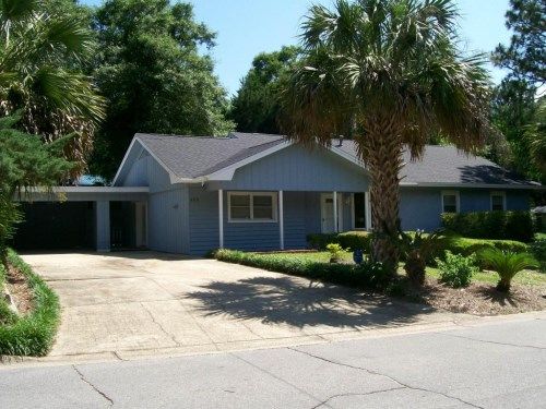 325 Okaloosa Avenue, Valparaiso, FL 32580