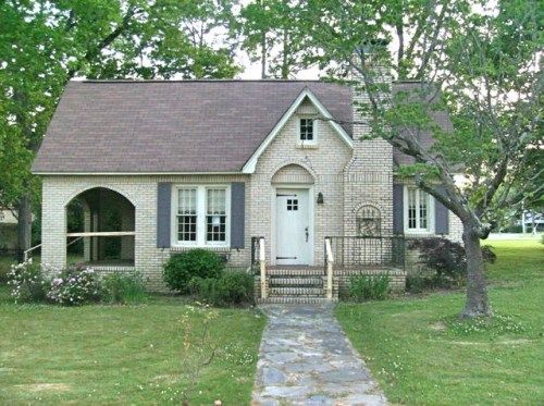 303 5th Street N, Clanton, AL 35045