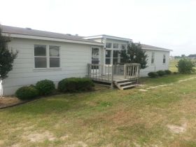 8201 Rodeo Dr, Terrell, TX 75160