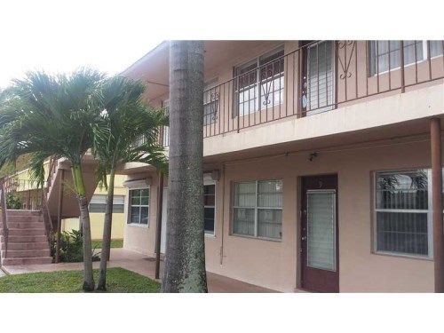 230 SW 11 AV # 9, Hallandale, FL 33009