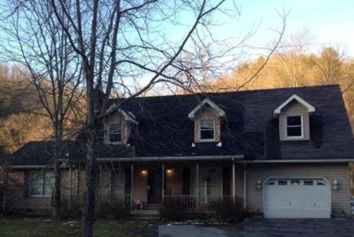 1251 Stonecoal Rd, Garrett, KY 41630