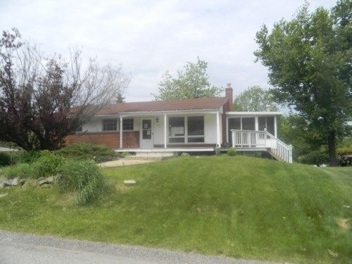118 Surrey Drive, Delmont, PA 15626