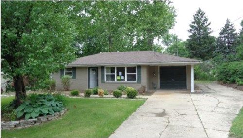 3927 N Walround Ln, Peoria, IL 61615