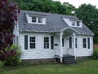 278 S Main St, Auburn, ME 04210