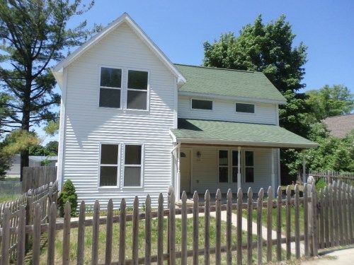 105 5th St, East Jordan, MI 49727