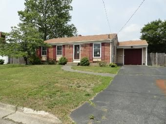 25 Woodcrest Dr, Riverside, RI 02915